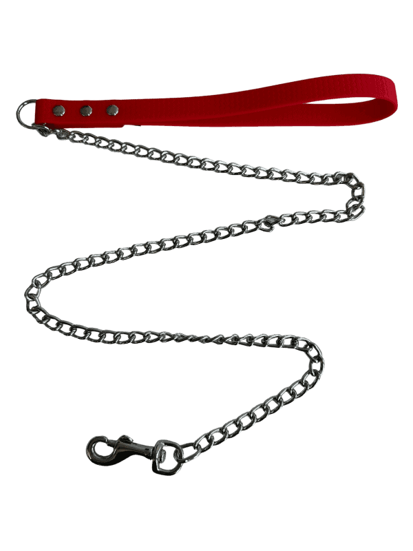 candy red colour handle waterpoof webbing Chain Lead For Dogs 120cm lies extended against a black background. This bio-chain lead features a sturdy metal clasp at one end and three sleek metallic button fasteners on the handle.