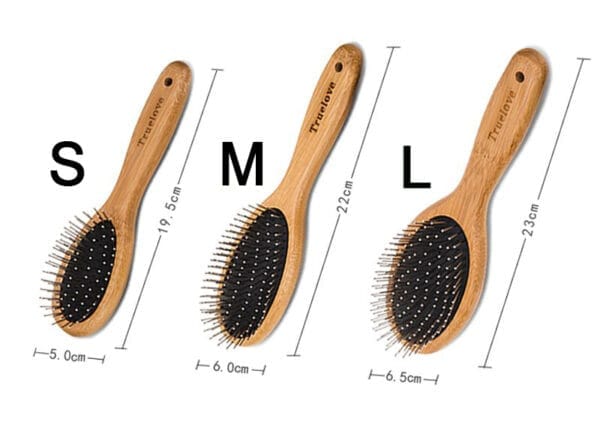 Three wooden hairbrushes of different sizes—small (19.5 cm), medium (22 cm), and large (23 cm)—are displayed side by side, each labeled with "S," "M," or "L" above them.
